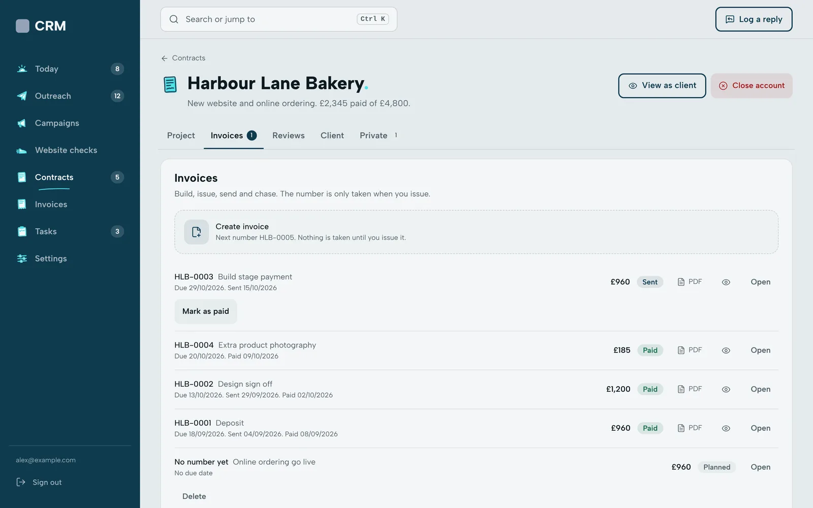 Client account for a bakery on the Invoices tab, listing sent, paid and planned invoices with amounts, status badges, PDF and preview links